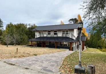 Casa quinta con quincho en ladera del Cerro Piltriquitron